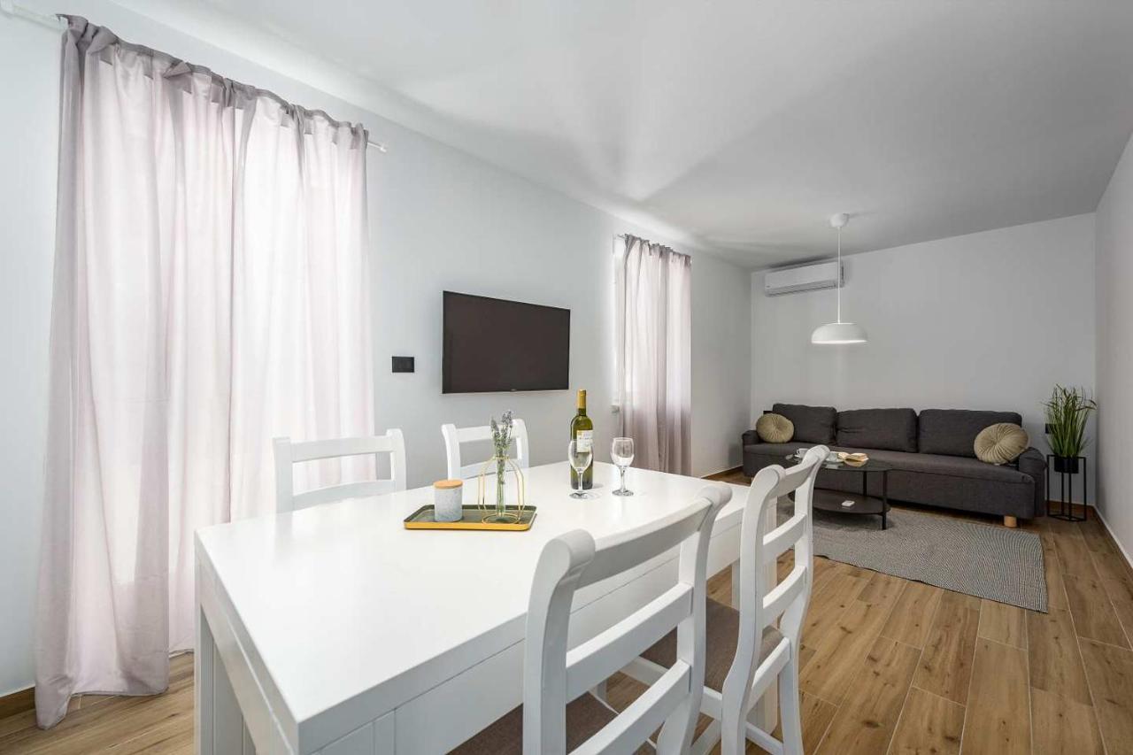 App Marina Apartment *