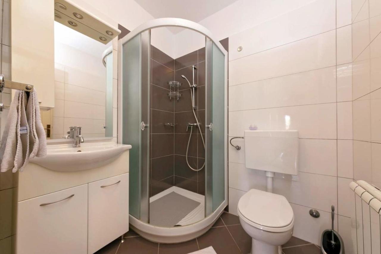App Marina Apartment *